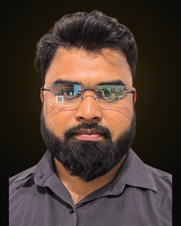 Md. Adil Akhtar – Founder of AIFM EDUCATION, teaching B.Sc Mathematics